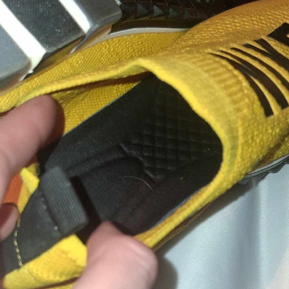 Nike Womens Yellow and Black Slip-On Sneakers a NWOT - Picture 4 of 10